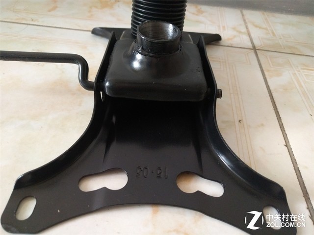 99元电竞椅保菊还是爆菊？瓦力棋牌试玩硬件衙门：3(图2)